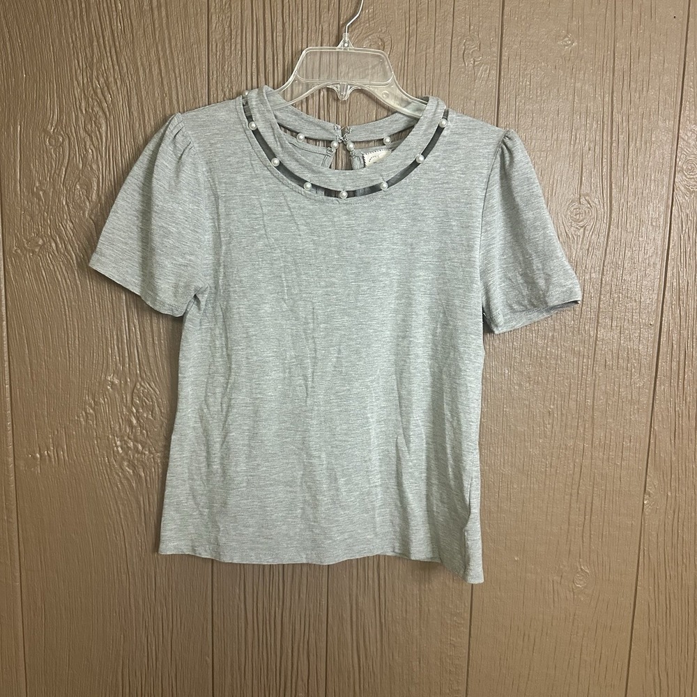 POSTMARK Anthropologie Gray Pearl Neck‎ Trim Top XS Keyhole Back Clasp Closure